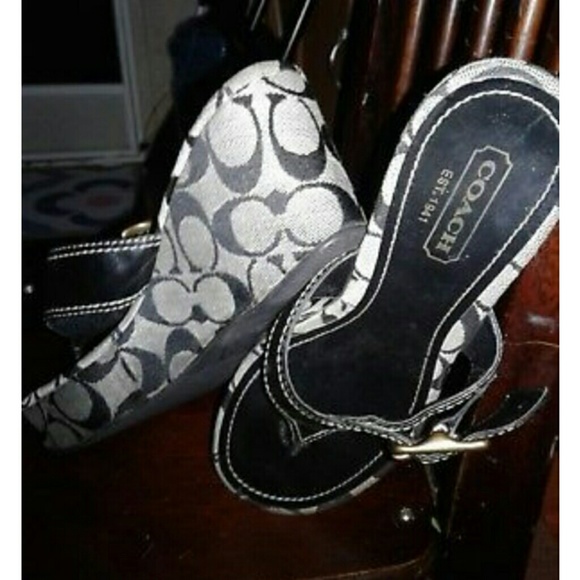 **SOLD*COACH WEDGE SANDAL*SHERRI* SIG JACQUARD* - Picture 3 of 8